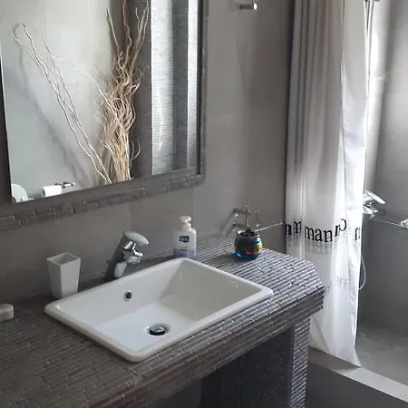 Fly Me To The Moon * Καλαμάτα